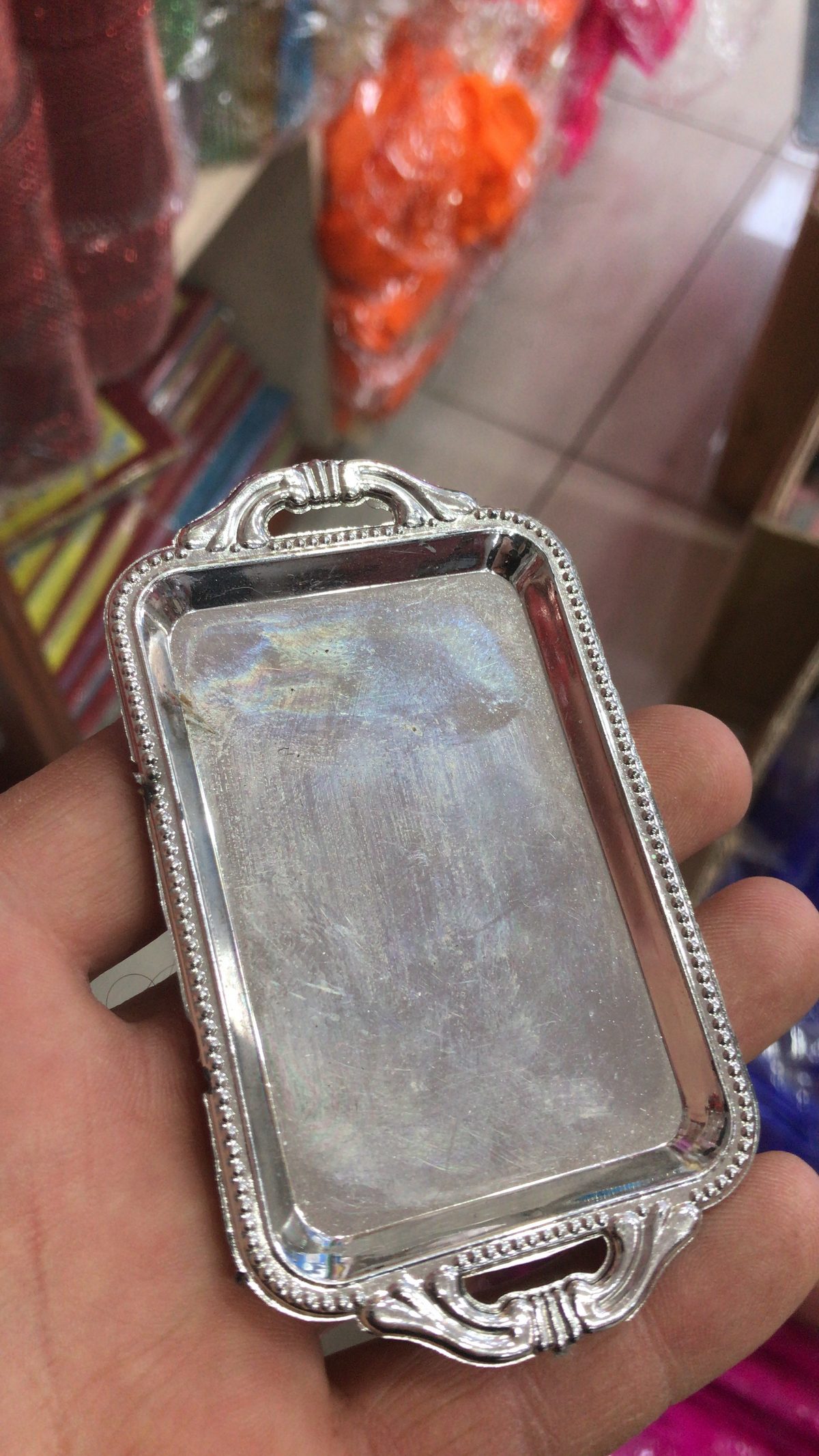 Metal Taç